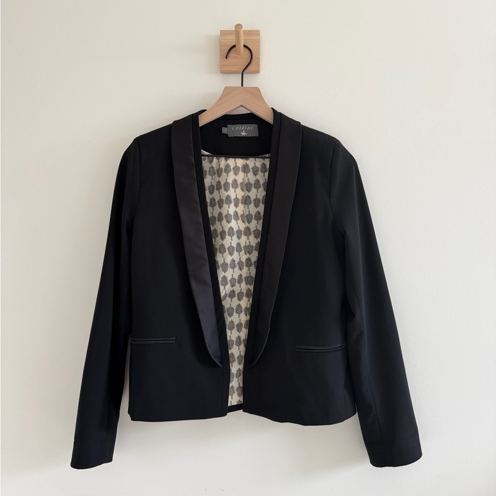 Cotélac Tailored Cropped Blazer – Black